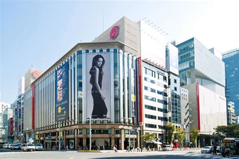 ‭Mitsukoshi Isetan‬ .